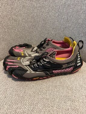 VIBRAM- FiveFingers KMD Sport LS size 39